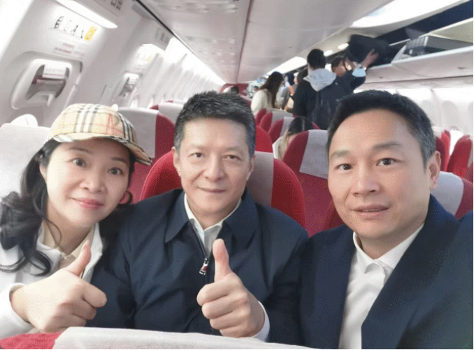 集團領(lǐng)導(dǎo)帶頭，部門負責人集體出動，趕赴全國各地參觀，洽談委托招商合作
